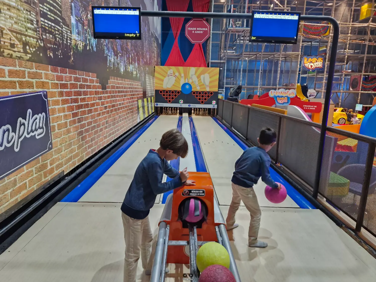 Pista de boliche infantil